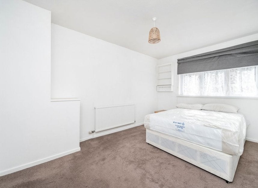 Flat Morant Street in Greater London
