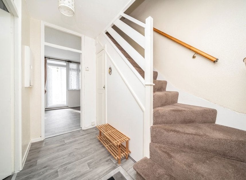 Flat Morant Street in Greater London