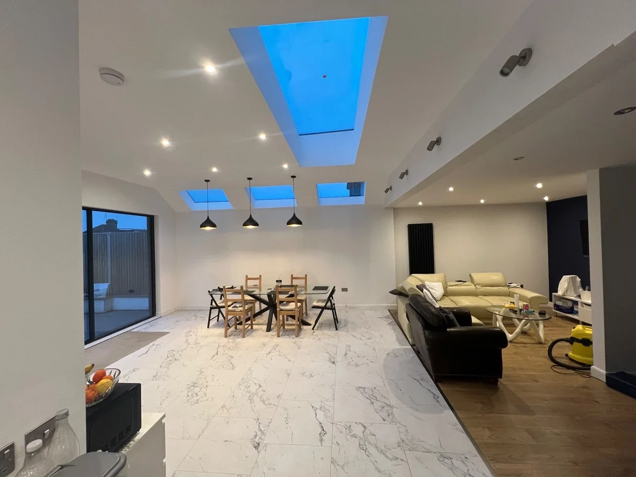 Room Wood End Avenue in Greater London