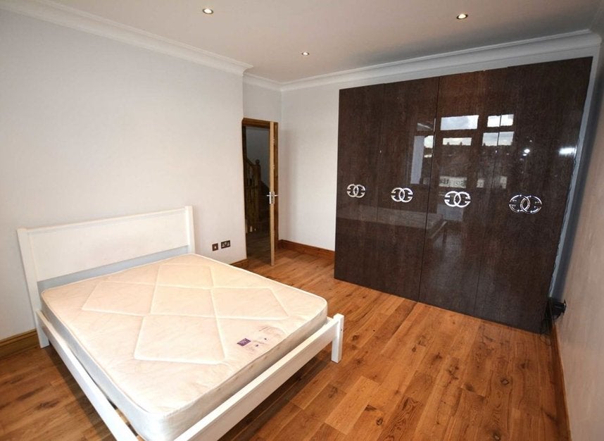 House Neeld Crescent in Greater London