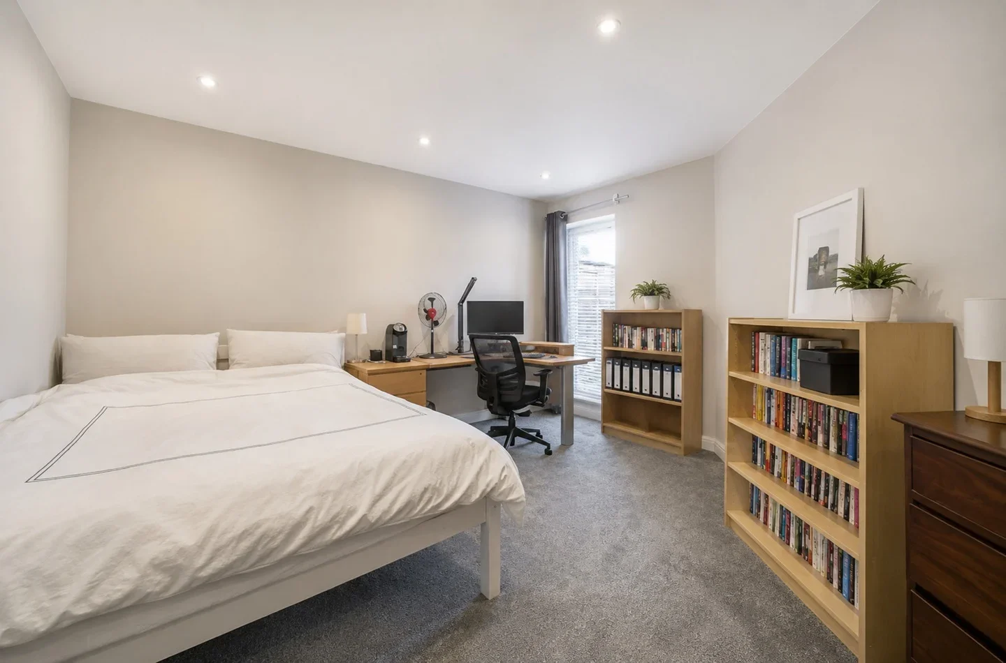 Flat Berrymead Gardens in Greater London