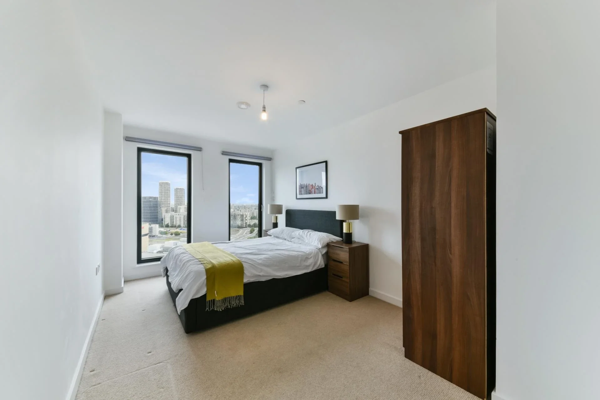 Flat Thornham Grove in Greater London