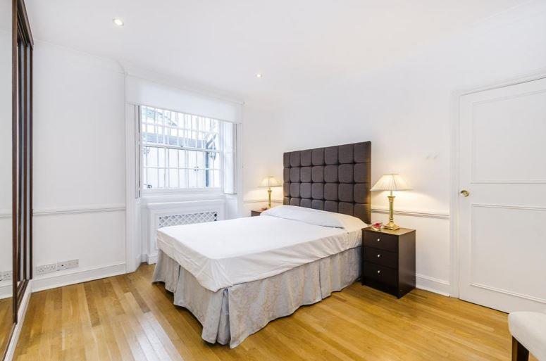 Flat Upper Berkeley Street in City of Westminster