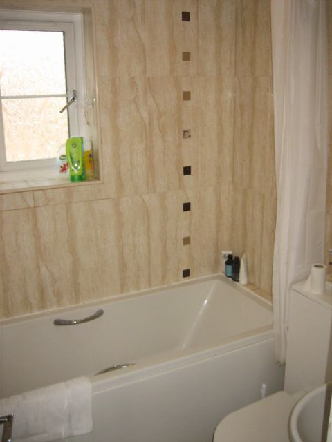 Room Burdett Street in Greater London