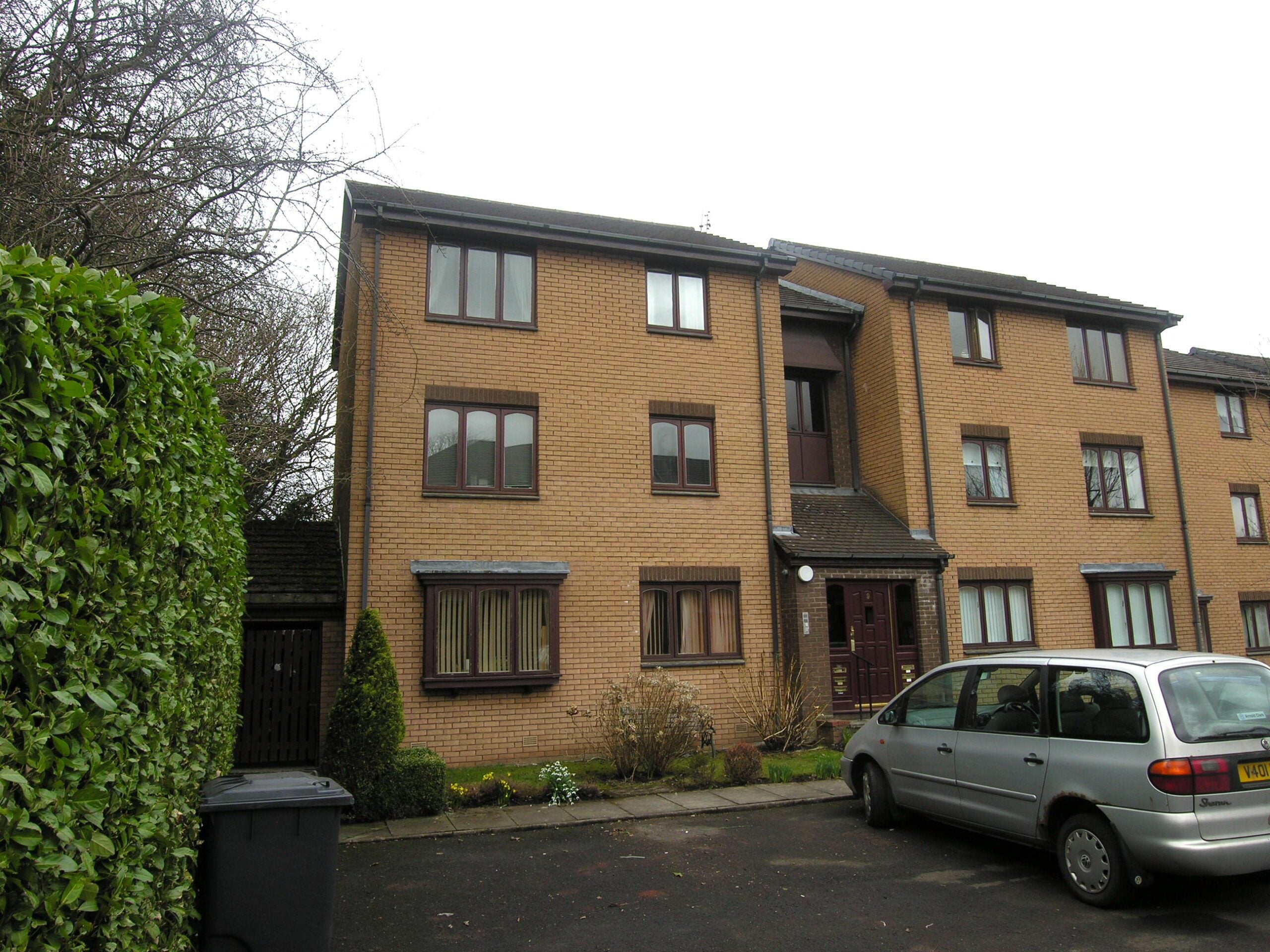 Flat Burnfield Gardens in Giffnock