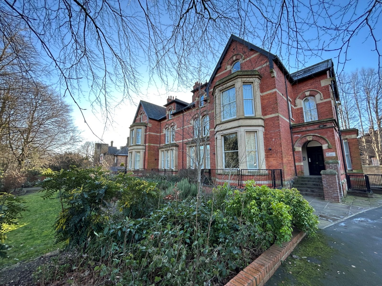 Flat Cardigan Road in Leeds