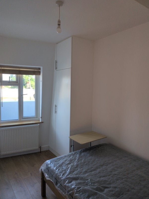 Room Essex Road in Greater London