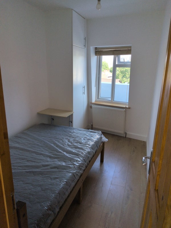 Room Essex Road in Greater London