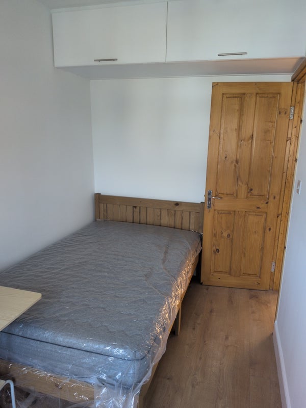 Room Essex Road in Greater London