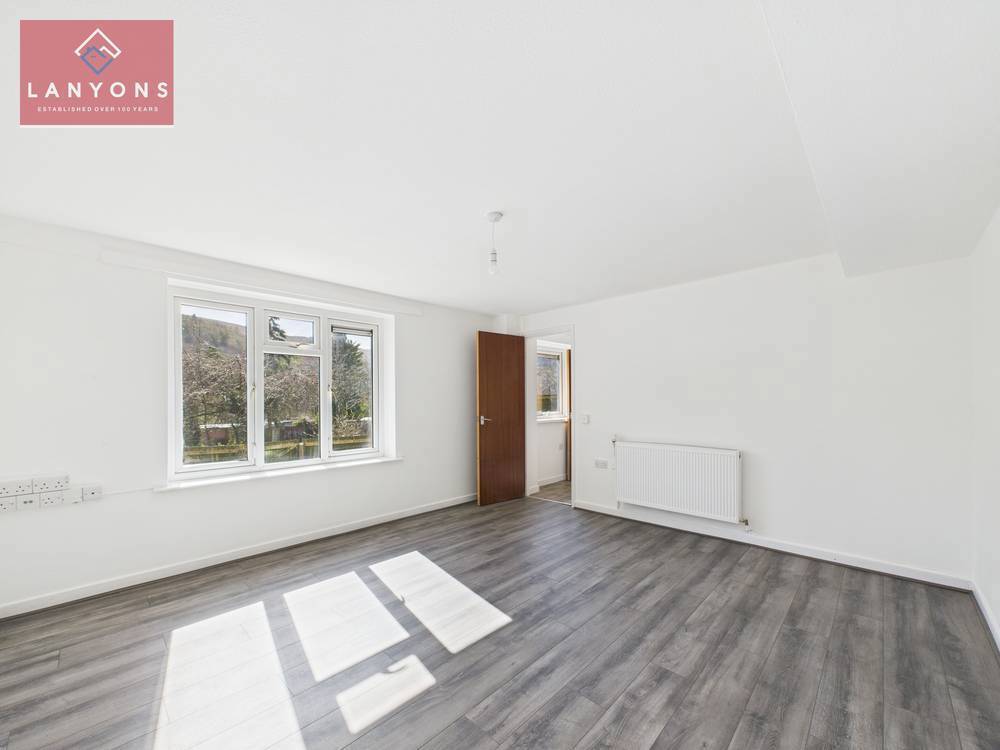 Flat William Street in Ystrad