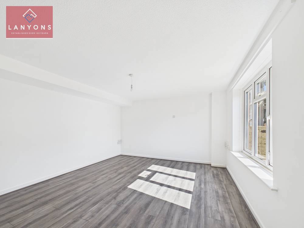 Flat William Street in Ystrad