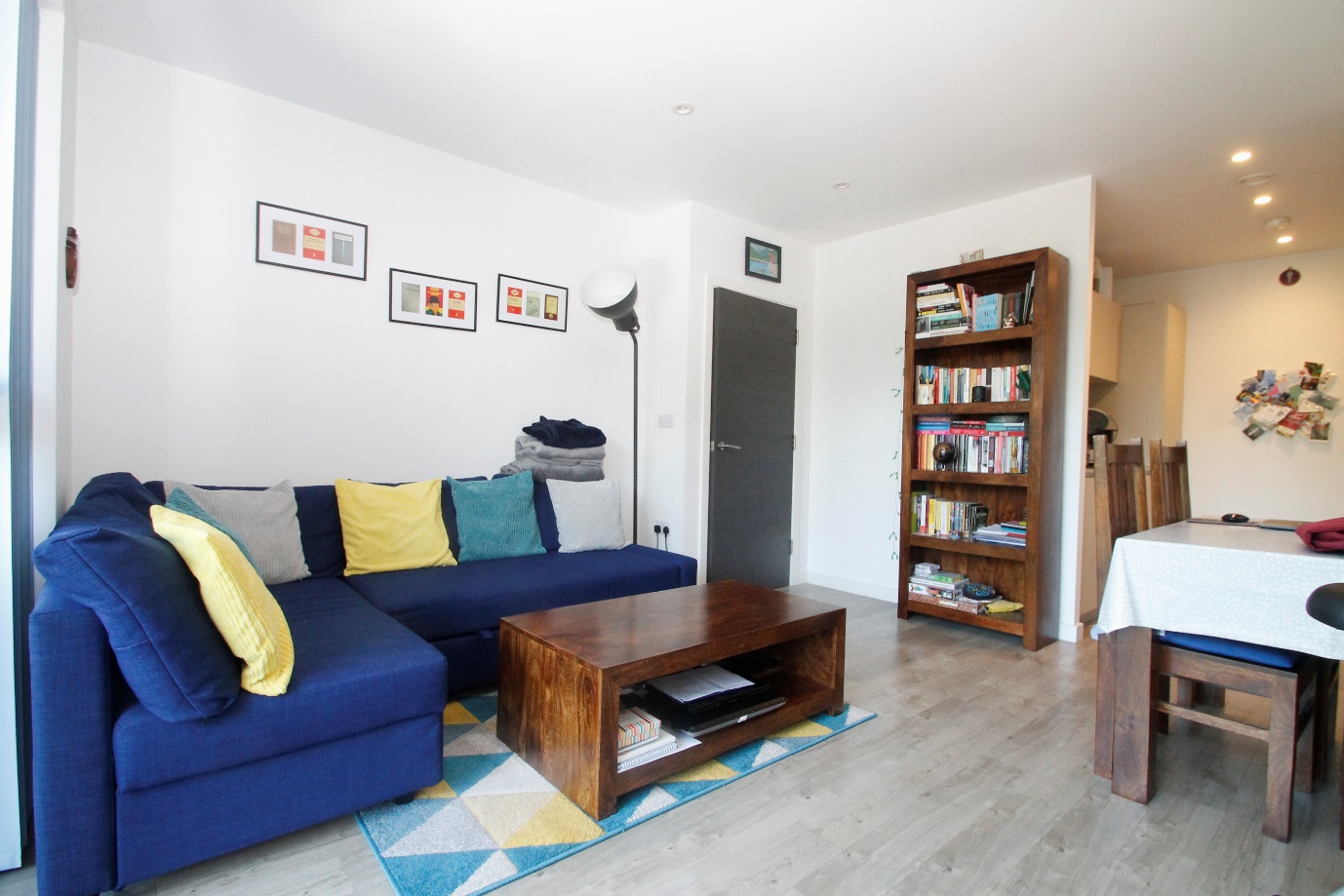 Flat Hatcham Street in Greater London