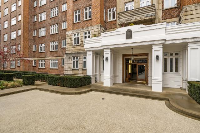 Flat Hall Road in City of Westminster