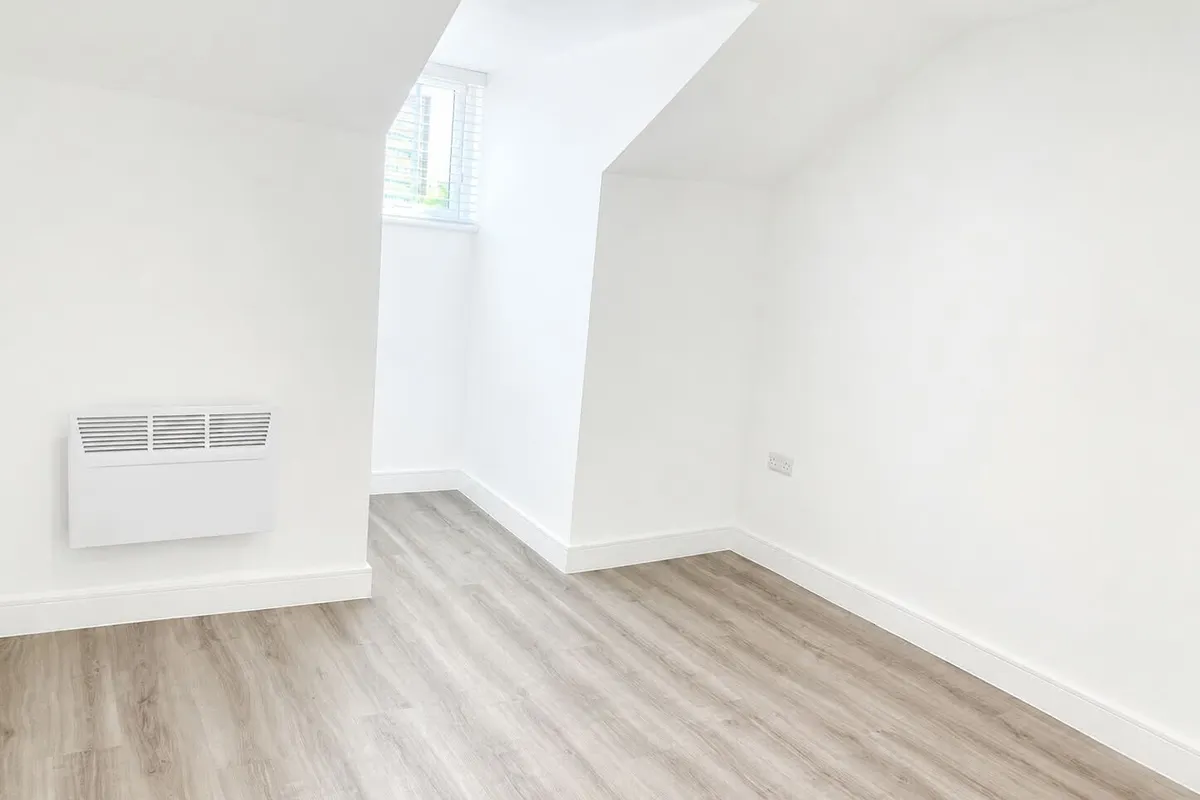 Flat Ordnance Road in Southampton
