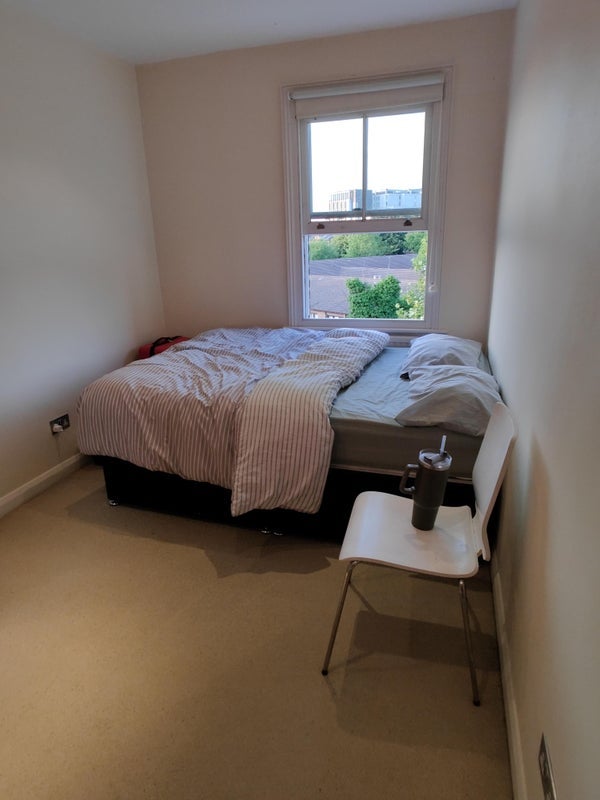 Room Churchfield Road in Greater London