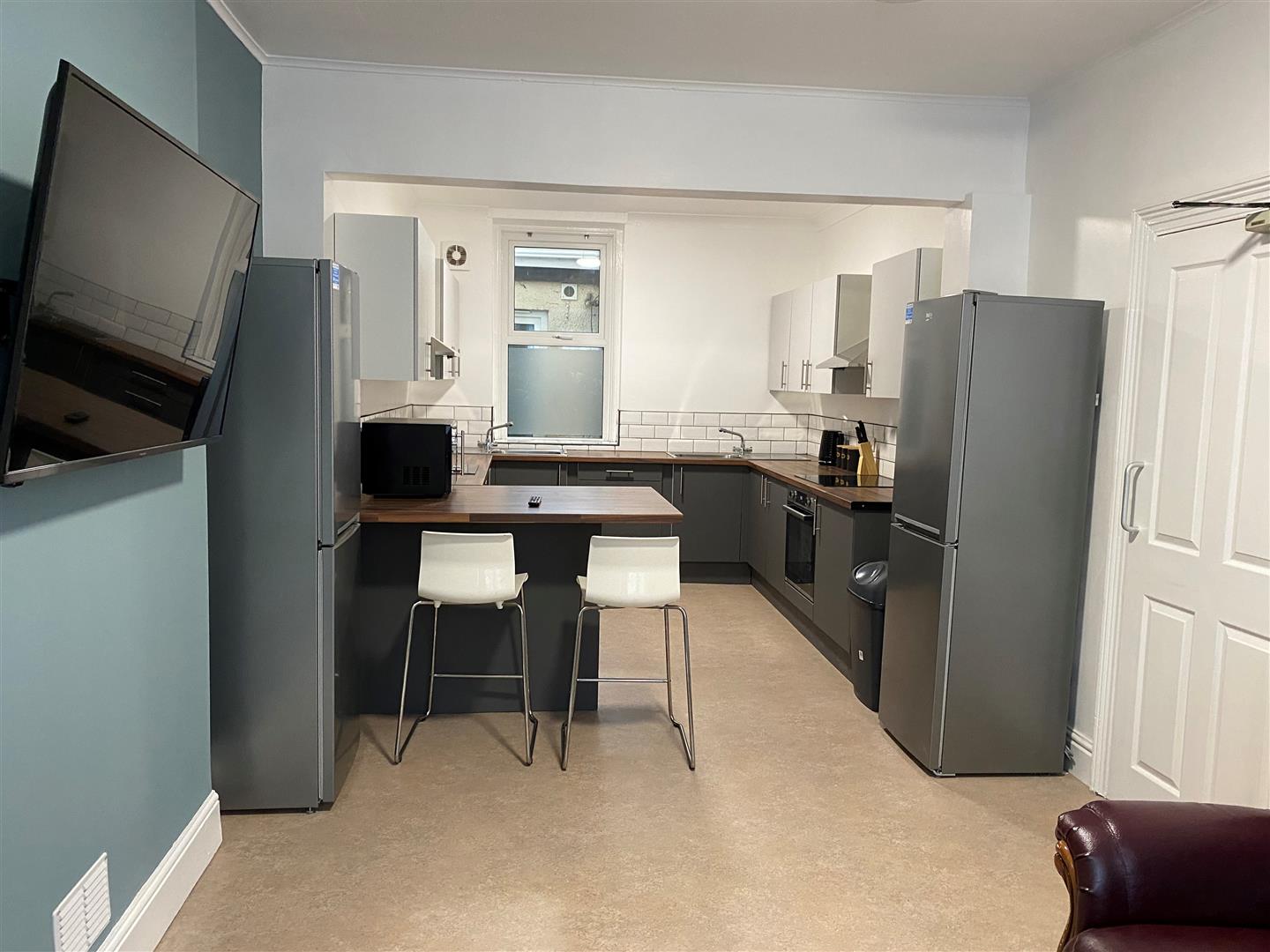 Room Carlton Road in Torquay