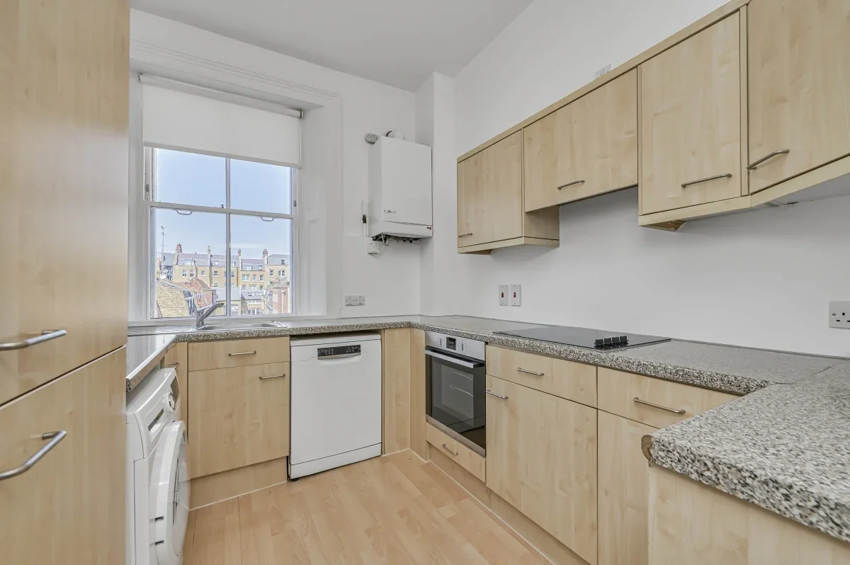 Flat Dean's Mews in City of Westminster