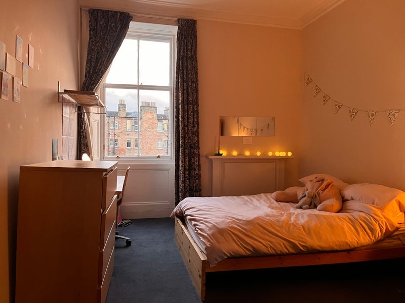 Flat Thirlestane Road in City of Edinburgh