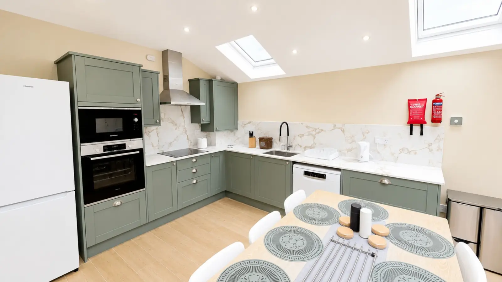 Flat Sylvan Road in Greater London