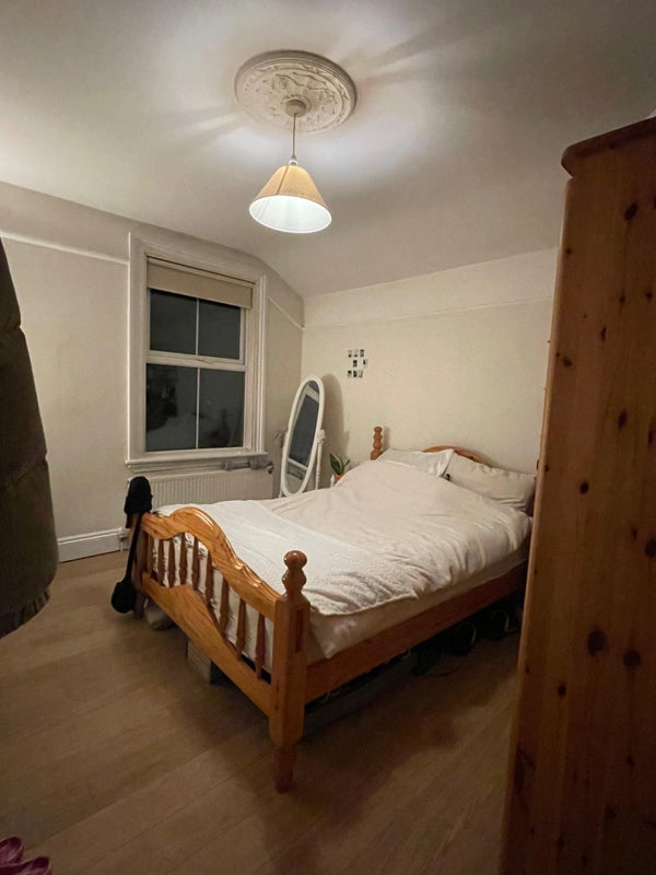 Room Poplar Avenue in Birmingham