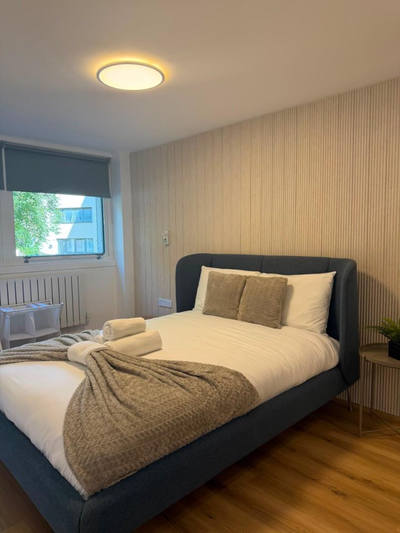 Flat Ferdinand Street in Greater London