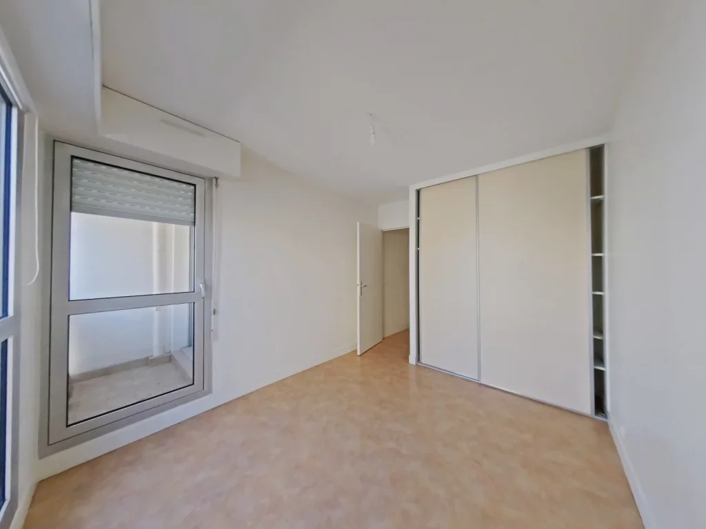 Appartement Esplanade d'Arménie à Paris