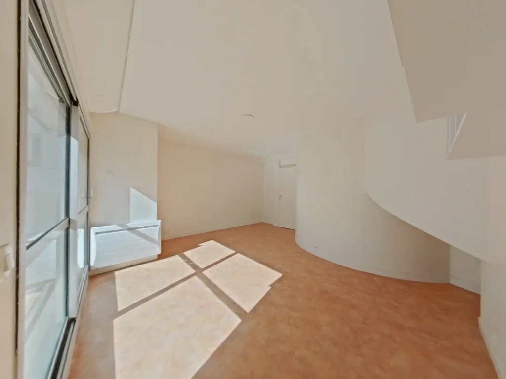 Appartement Esplanade d'Arménie à Paris