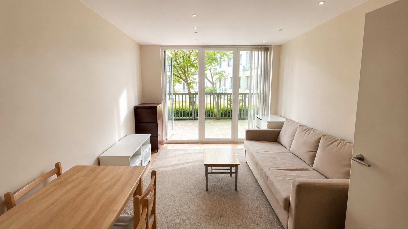 Flat Capitol Way in Greater London