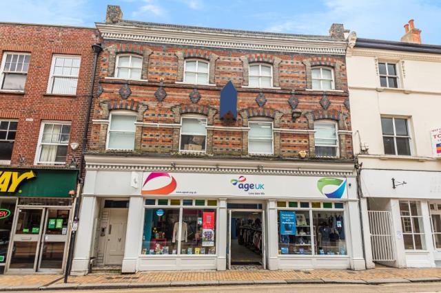 Flat High Street in Maidenhead