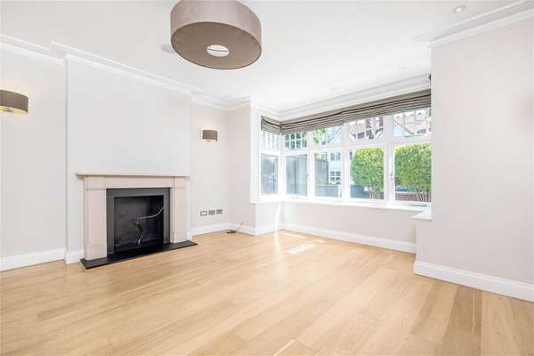 House Melville Road in Greater London