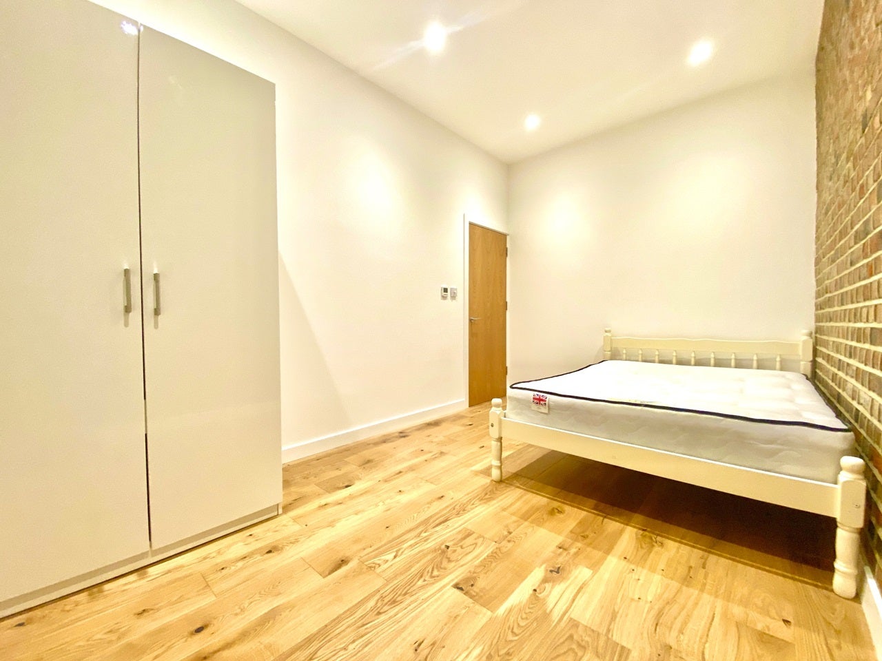 Flat Upper Tachbrook Street in City of Westminster
