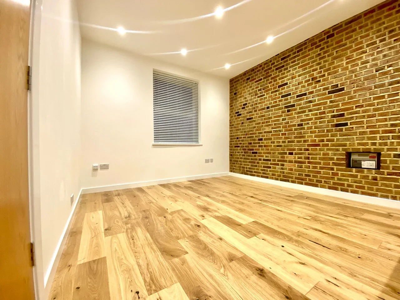 Flat Upper Tachbrook Street in City of Westminster