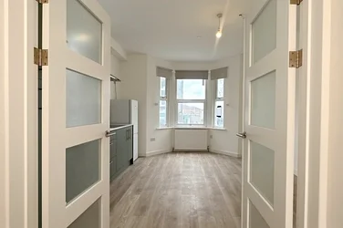 Flat Fransfield Grove in Greater London