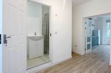 Flat Fransfield Grove in Greater London