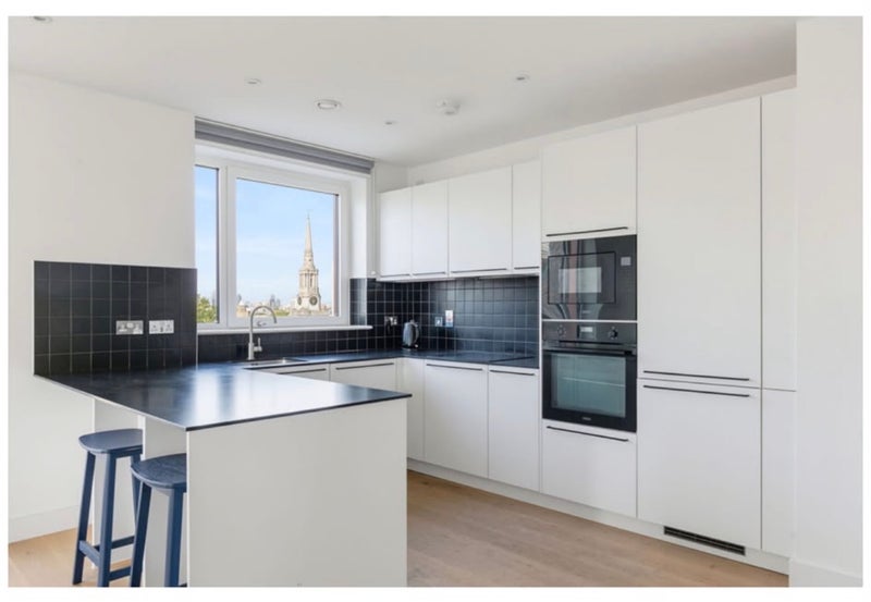 Flat Castor Lane in Greater London