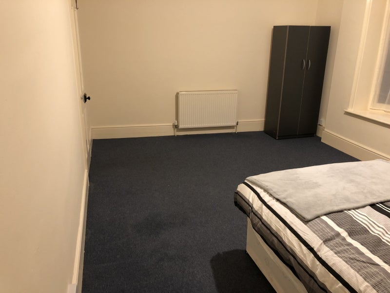 Room High Street in Greater London