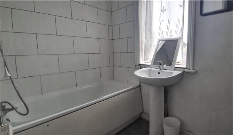 Room High Street in Greater London