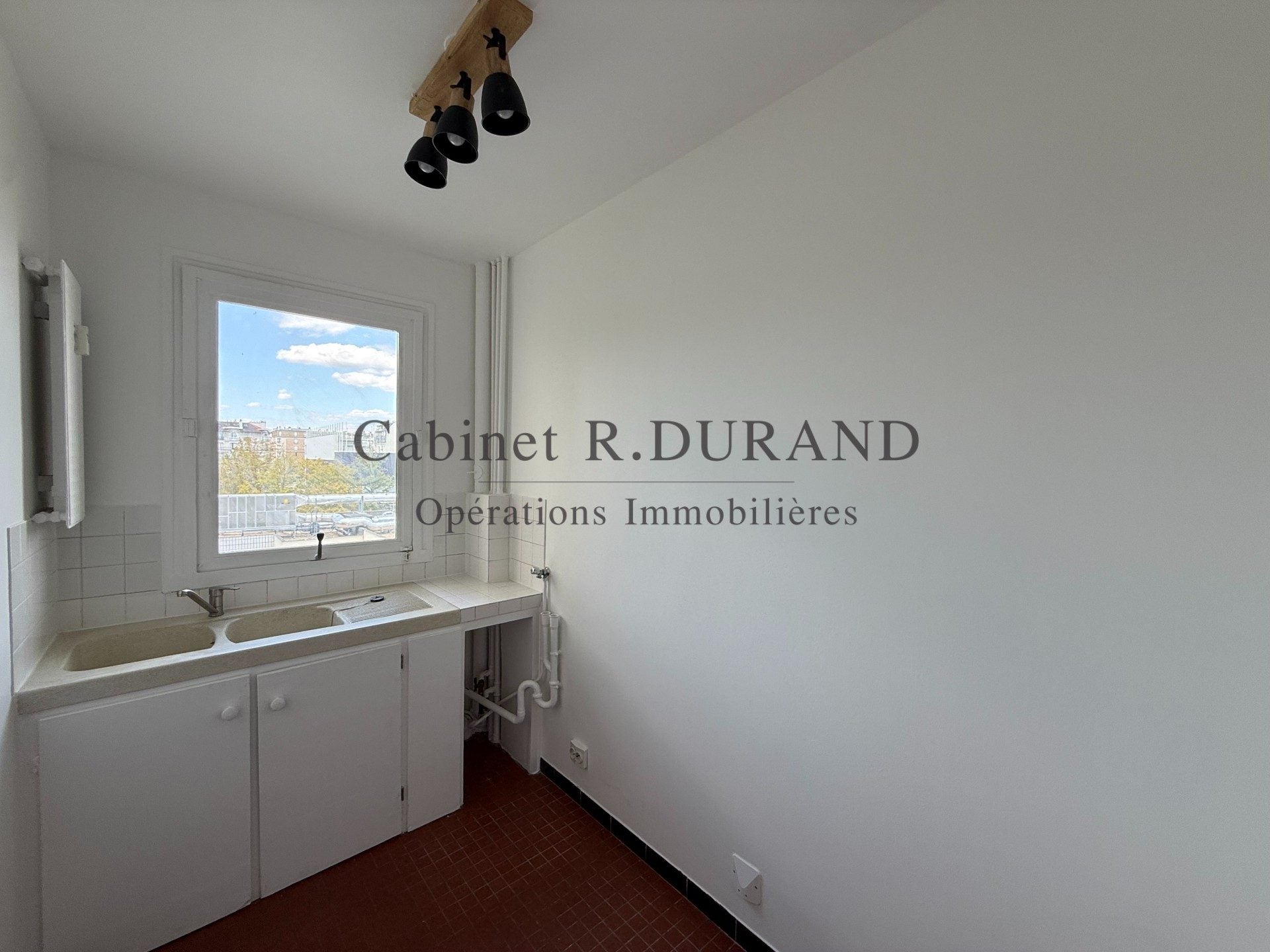 Flat Boulevard Saint-Denis in Courbevoie