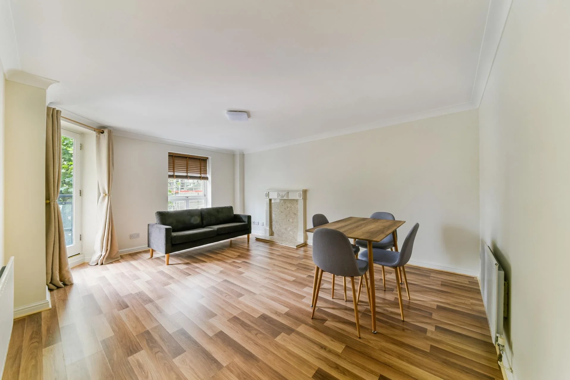 Flat Stewart Street in Greater London