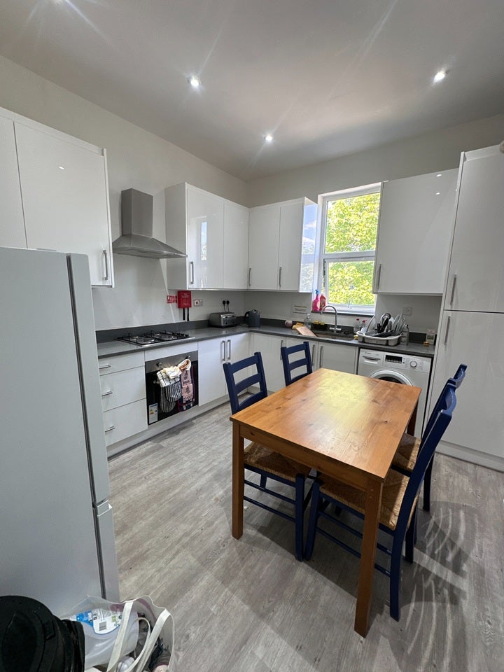 Room Uxbridge Road in Greater London