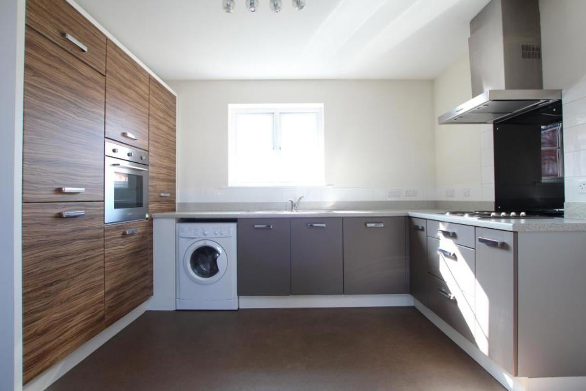Flat East Fields Road in Stoke Gifford
