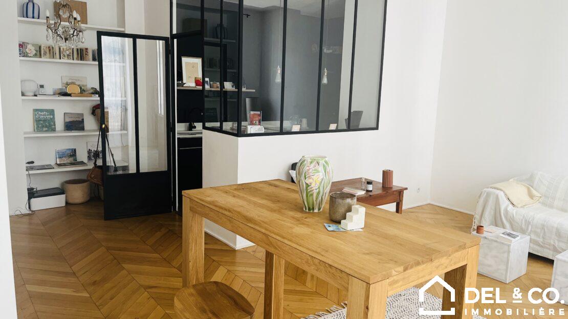 Flat Rue Sylvabelle Robert de Vernejoul in Marseille