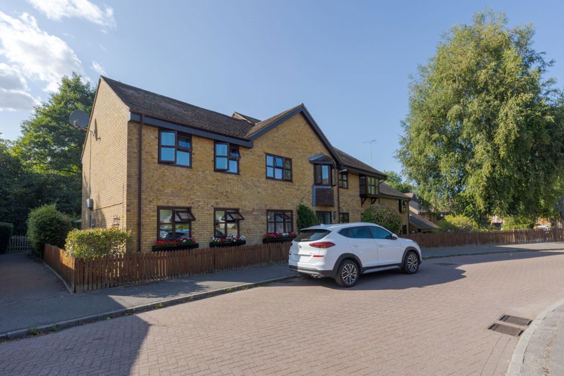 Flat Old Mill Close in Sevenoaks