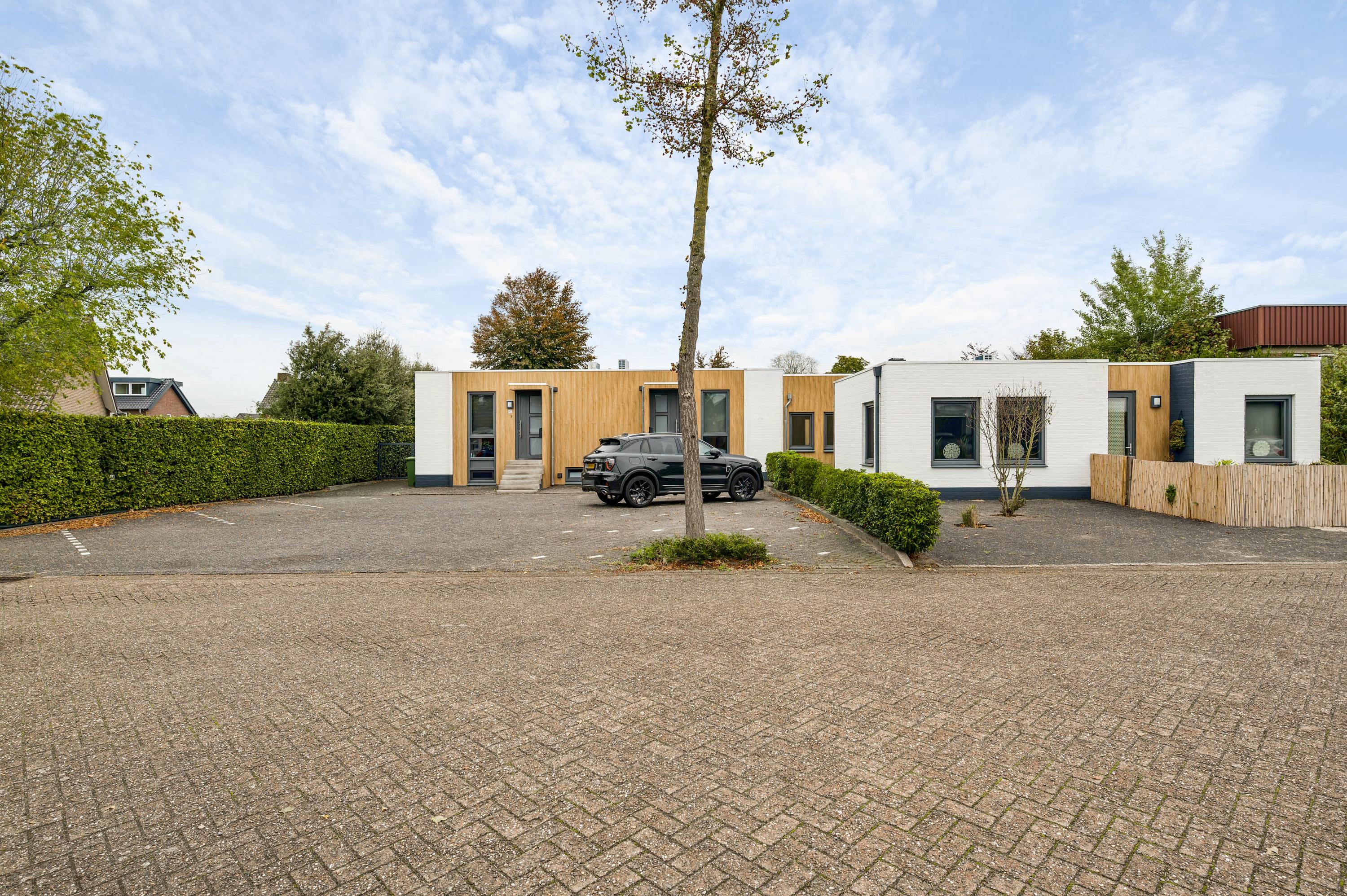 Huis Meerkamp 8 a in Heythuysen