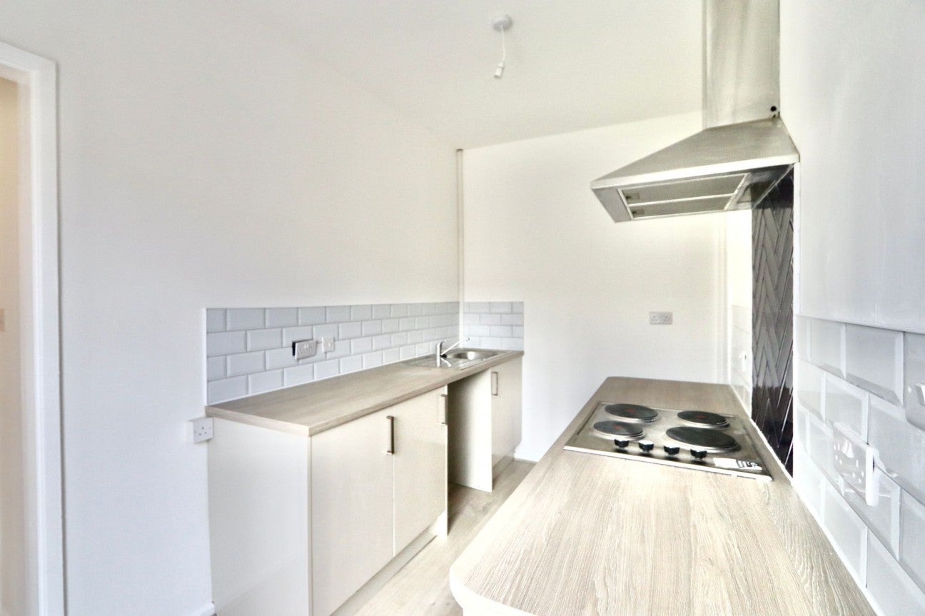 House Victoria Road in Pengam