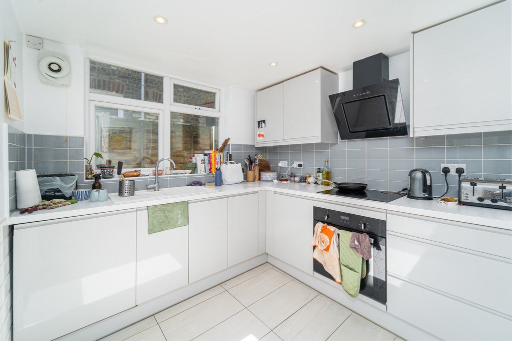 Flat Imperial Road in Greater London