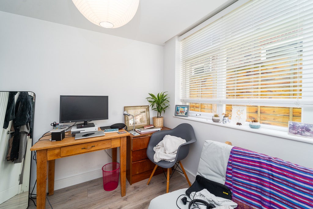 Flat Imperial Road in Greater London