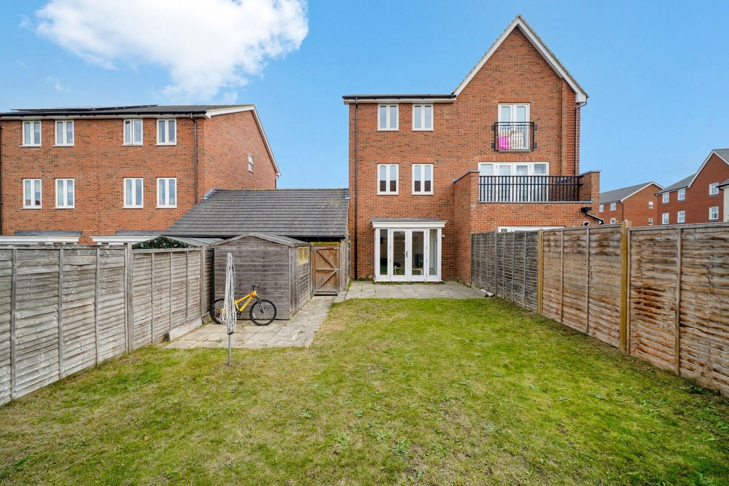 House Mercer Avenue in Ebbsfleet Garden City
