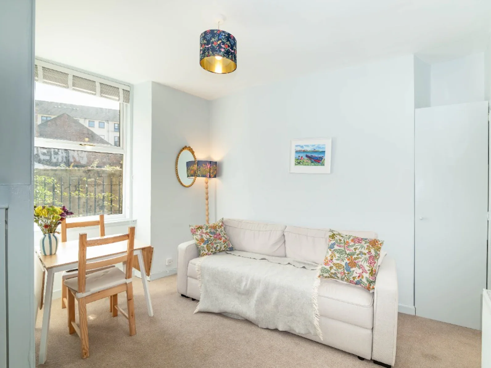 Flat Eyre Place in City of Edinburgh