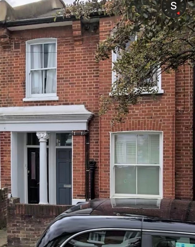 Flat Broughton Road in Greater London